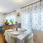 Magno Mare Apartment Pula